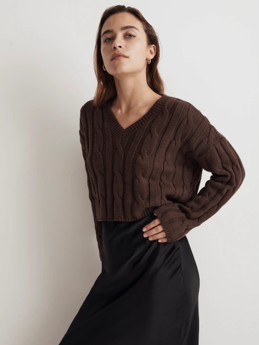 Madewell Cable-Knit V-Neck Crop Sweater in Dark Coffee, Size Small